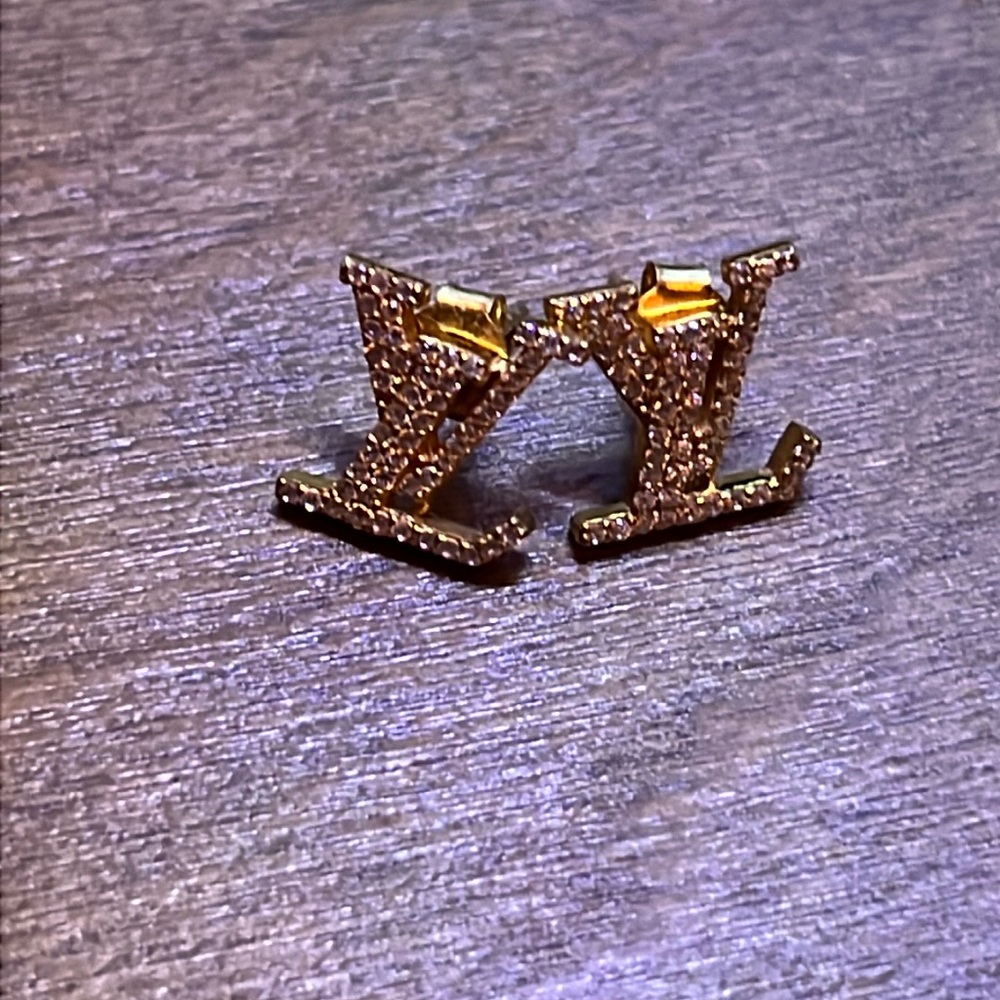 LV Gold Tone Earrings with Lots of Sparkle. ✨ Showed Video Best I Could.